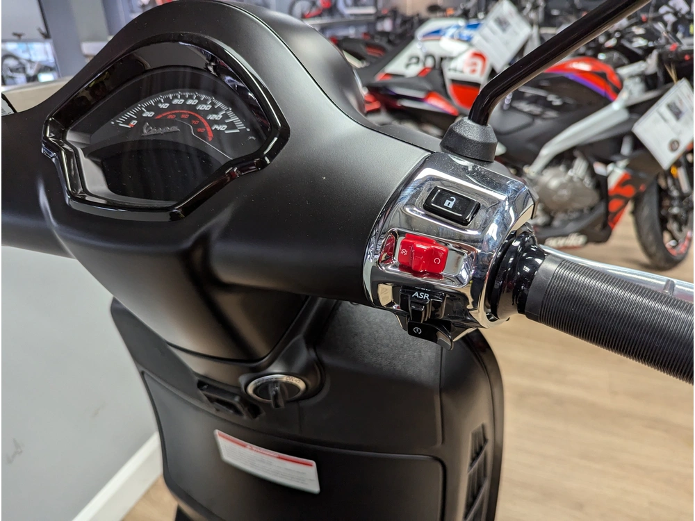 Vespa Gts 300 Super Sport 2024 alt