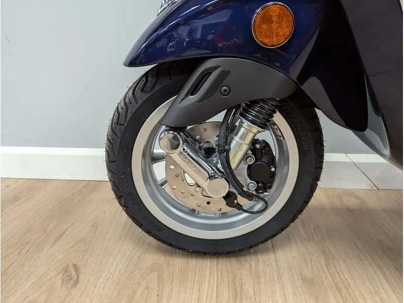 2023 VESPA PRIMAVERA 50