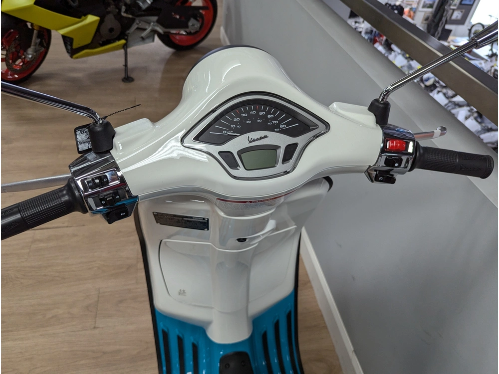 Vespa Primavera 50 Color Vibe 2023 alt
