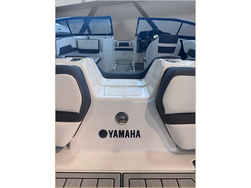 2025 Yamaha Ar195 + $1,500 Water Package!! $4,000 Rebate Included + 3.99% Financing alt