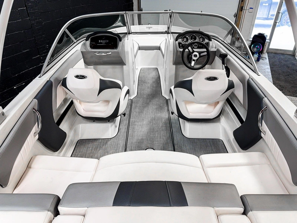 2019 Chaparral 19 H2o Deluxe 4.5 Litres Mercruiser Seulement 14 Heures 2019 alt