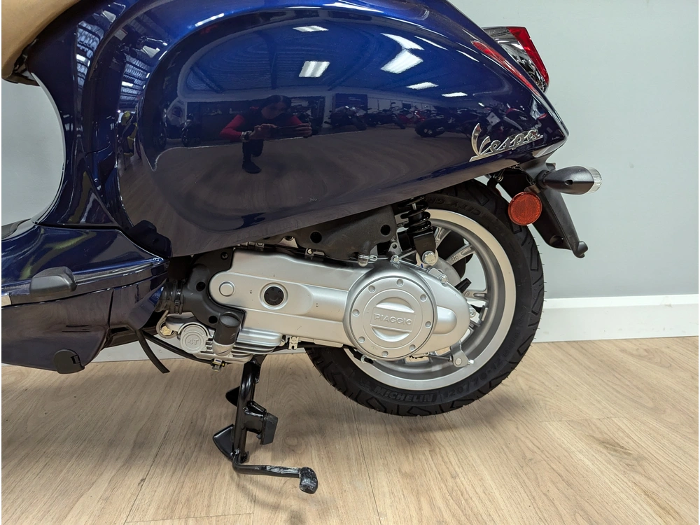 Vespa Primavera 50 2023 alt