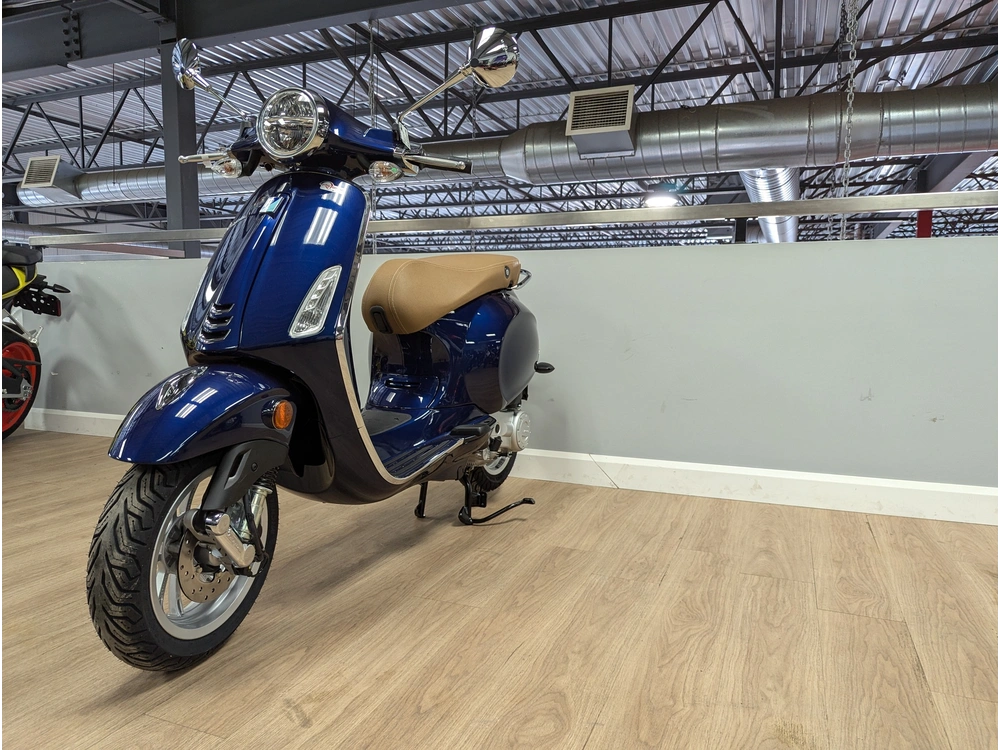 Vespa Primavera 50 2023 alt