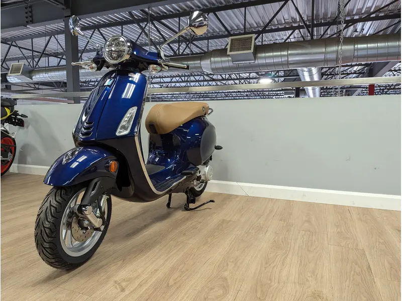 2023 VESPA PRIMAVERA 50