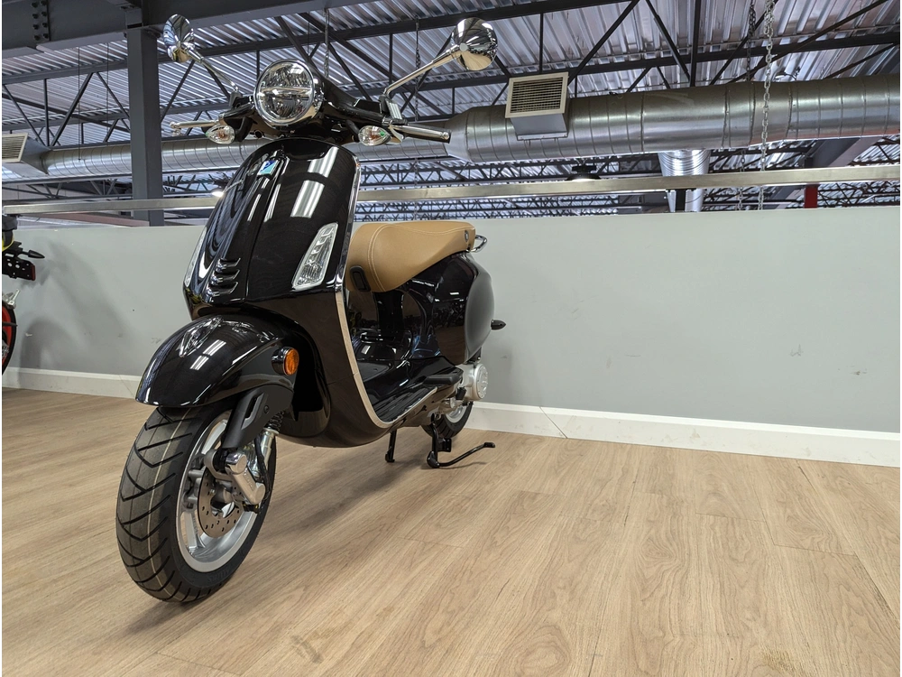 Vespa Primavera 50 2023 alt