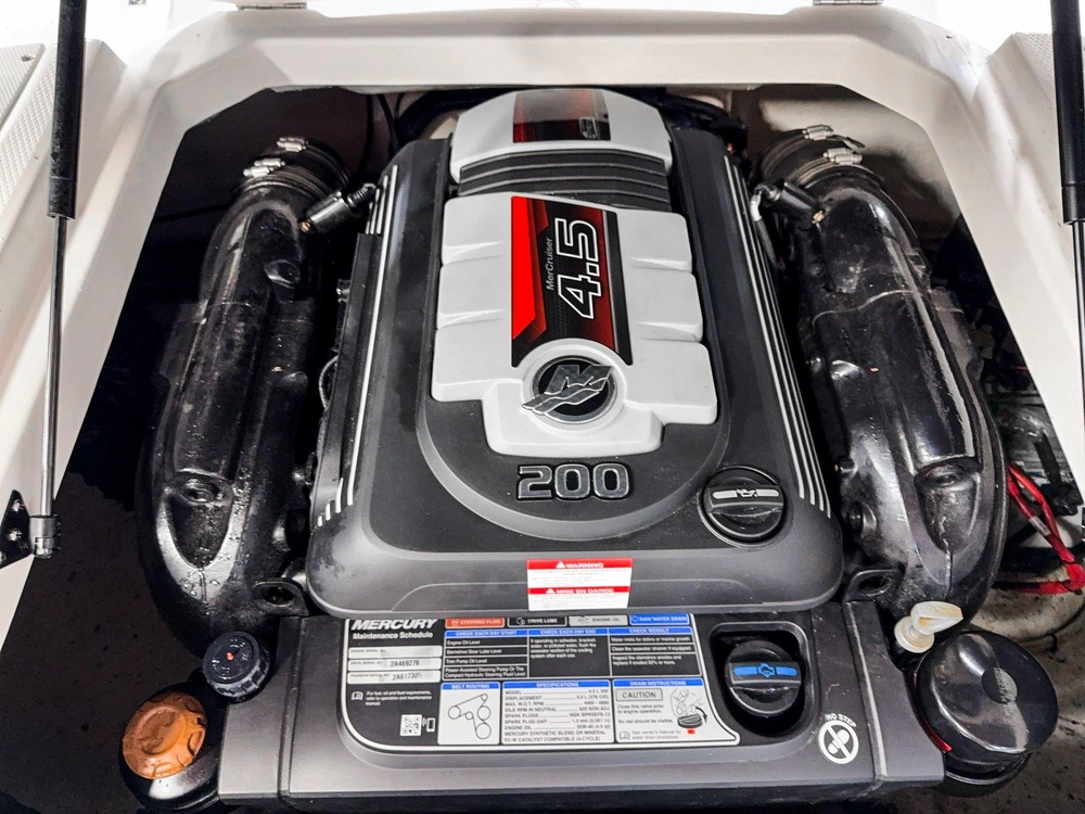 2019 Chaparral 19 H2o Deluxe 4.5 Litres Mercruiser Seulement 14 Heures 2019 alt