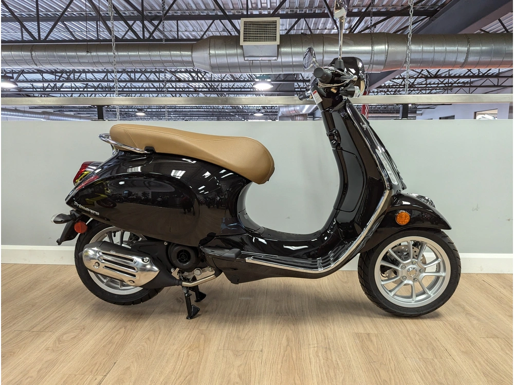 Vespa Primavera 50 2023 alt