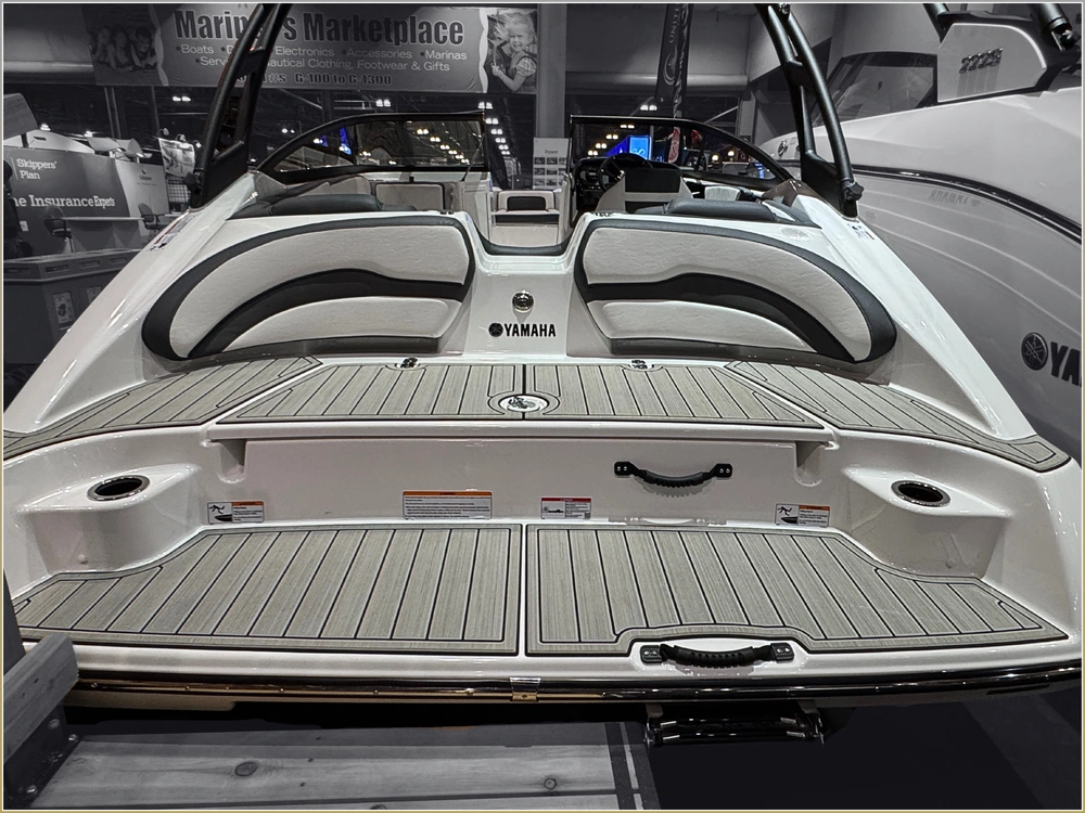 2025 Yamaha Ar195 + $1,500 Water Package!! $4,000 Rebate Included + 3.99% Financing alt