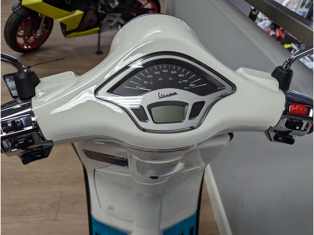 Vespa Primavera 50 Color Vibe 2023 alt