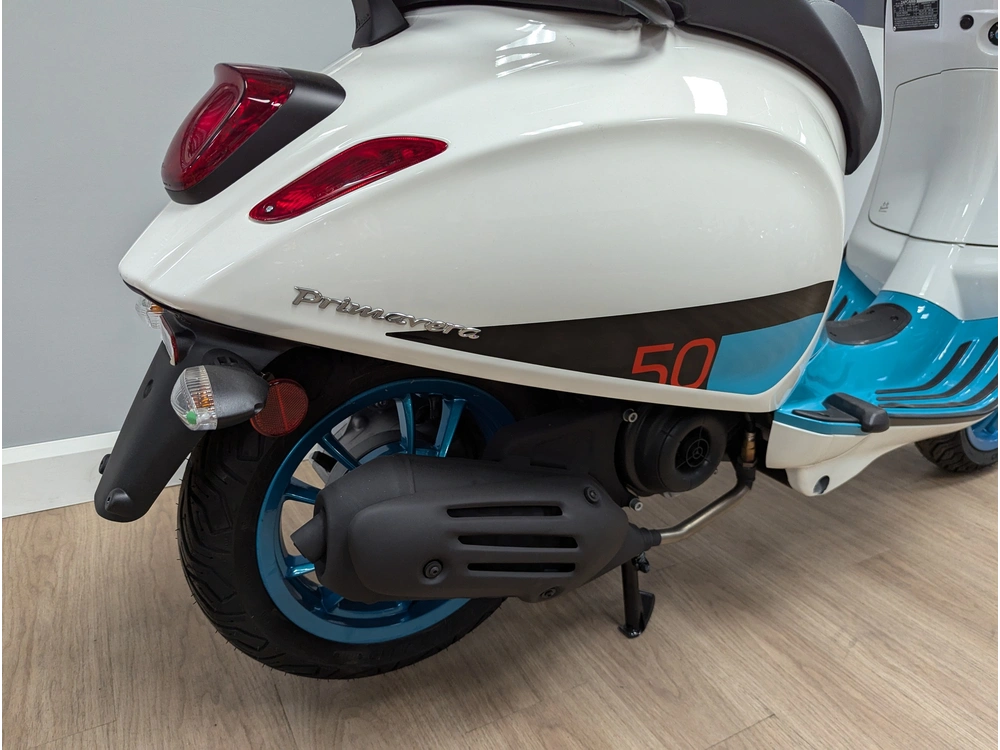 Vespa Primavera 50 Color Vibe 2023 alt