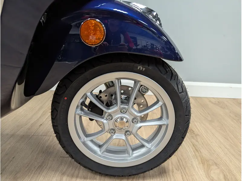 2023 VESPA PRIMAVERA 50