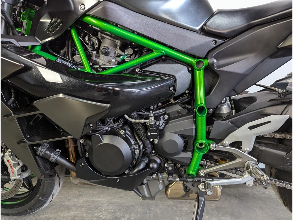 Kawasaki H2 Carbon Démo 2024 alt