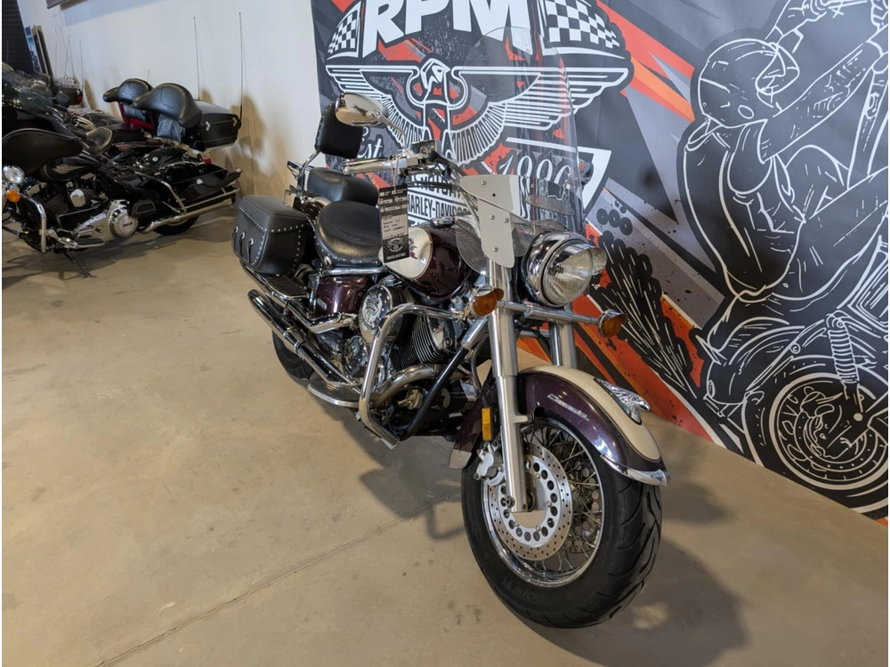 Yamaha V-star 2000 alt