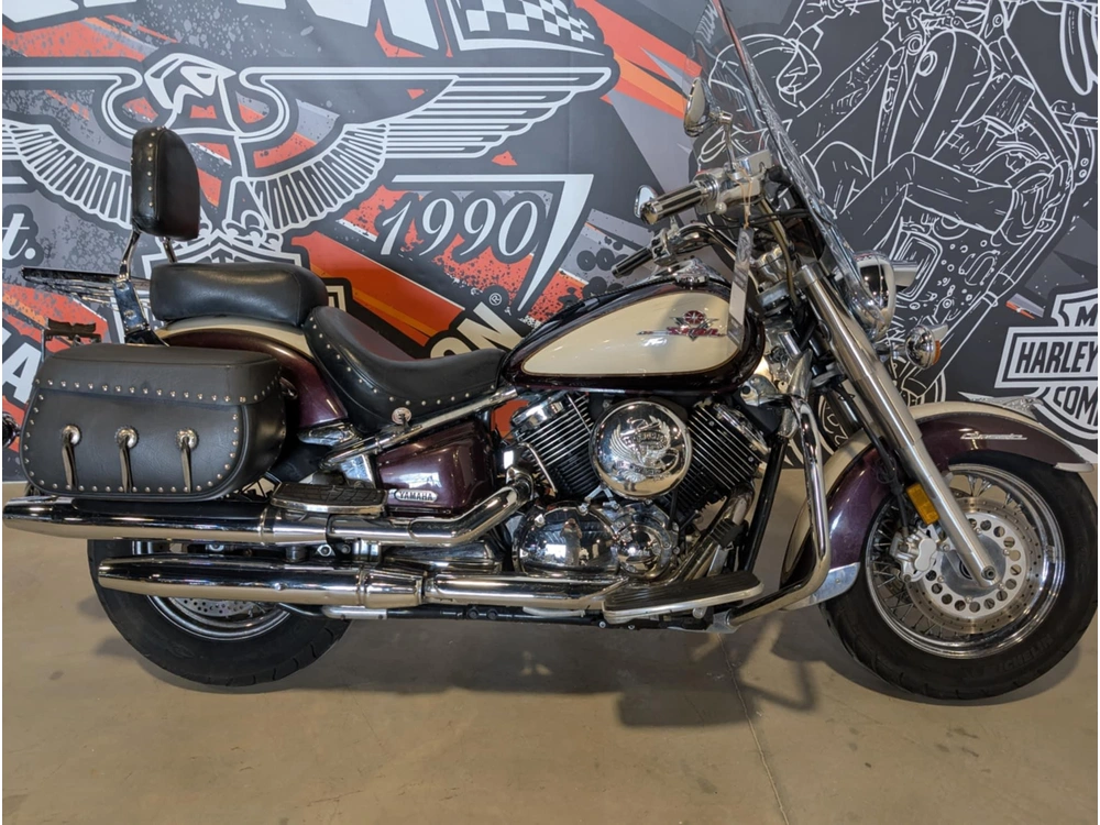 Yamaha V-star 2000 alt