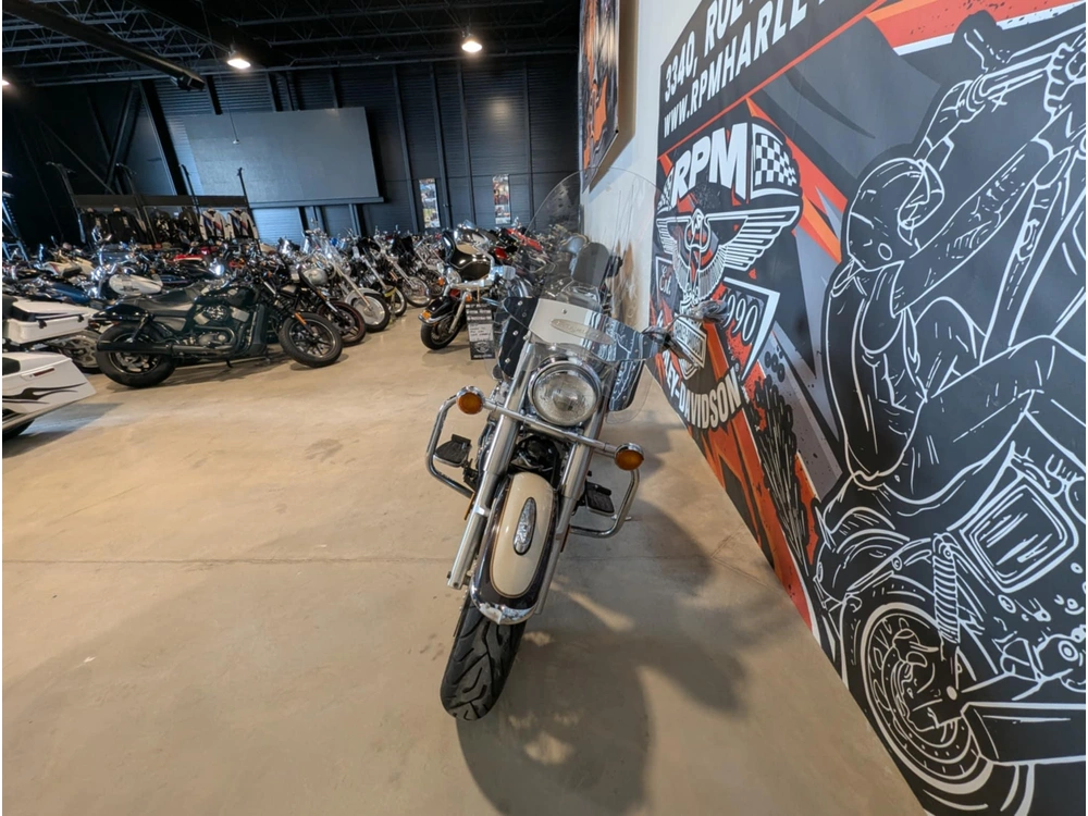 Yamaha V-star 2000 alt