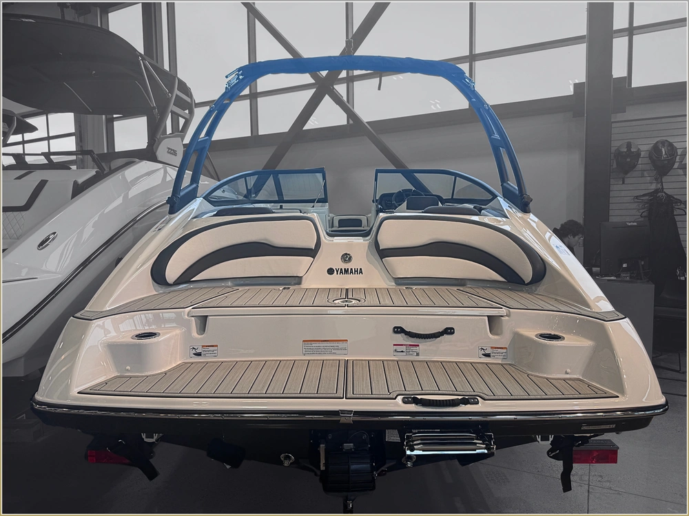 2025 Yamaha Ar195 + $1,500 Water Package!! $4,000 Rebate Included + 3.99% Financing alt