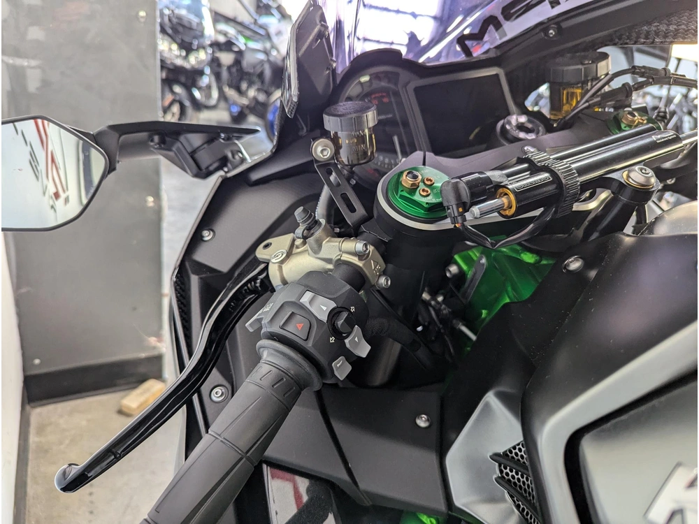 2024 Kawasaki H2 Carbon Démo alt