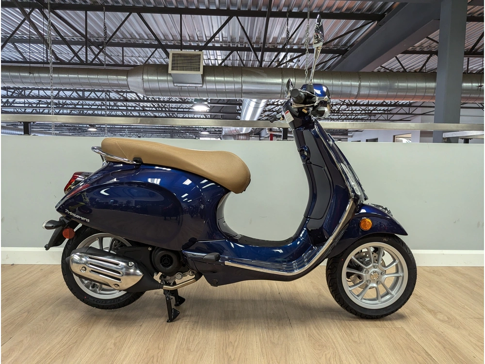 Vespa Primavera 50 2023 alt