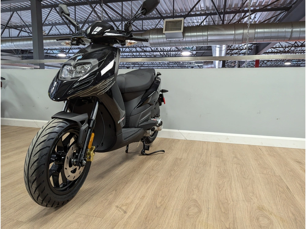 2025 Piaggio Typhoon alt