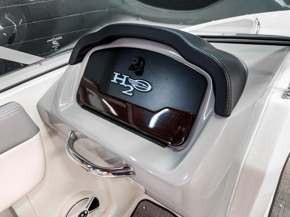 2019 Chaparral 19 H2o Deluxe 4.5 Litres Mercruiser Seulement 14 Heures 2019 alt