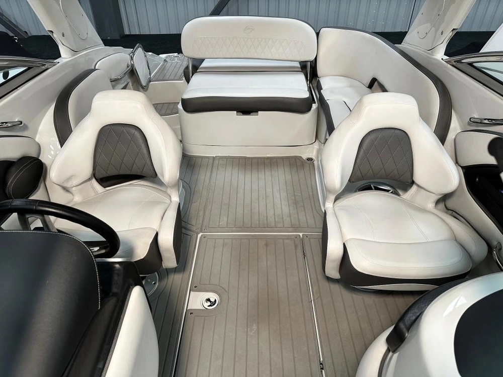 Crownline E 235 2022 alt