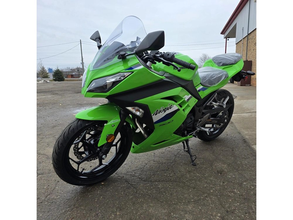 2026 Kawasaki Ninja 300 alt