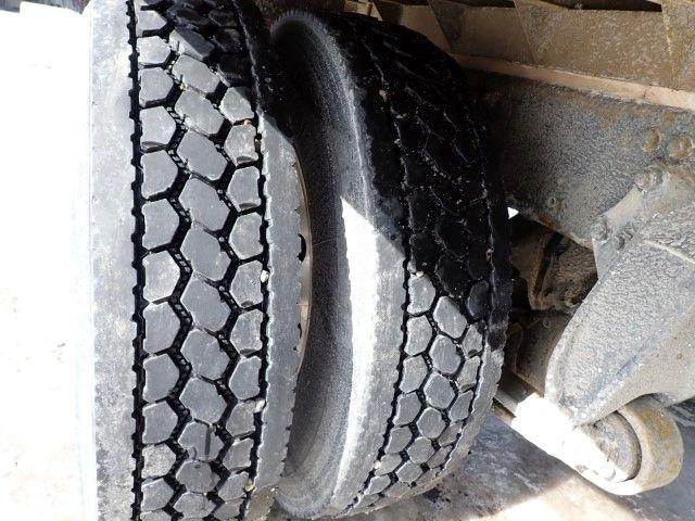 Freightliner M2106 2005
