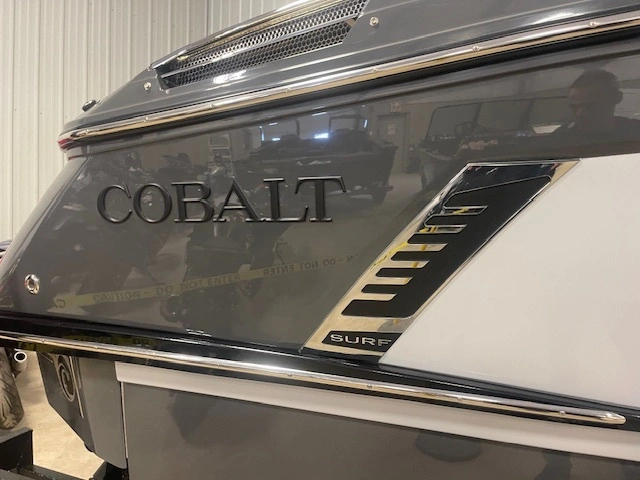 2026 Cobalt Boats R4 Surf alt