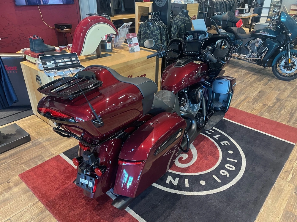 2026 Indian Motorcycle Pursuit Dh 112 - Maroon Metallic alt