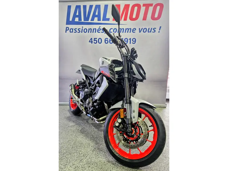 2019 Yamaha MT-09 thumbnail 2