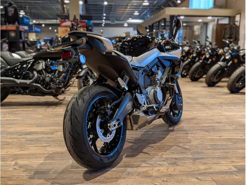 2026 CFMOTO 675SS // Nebula Black thumbnail 11