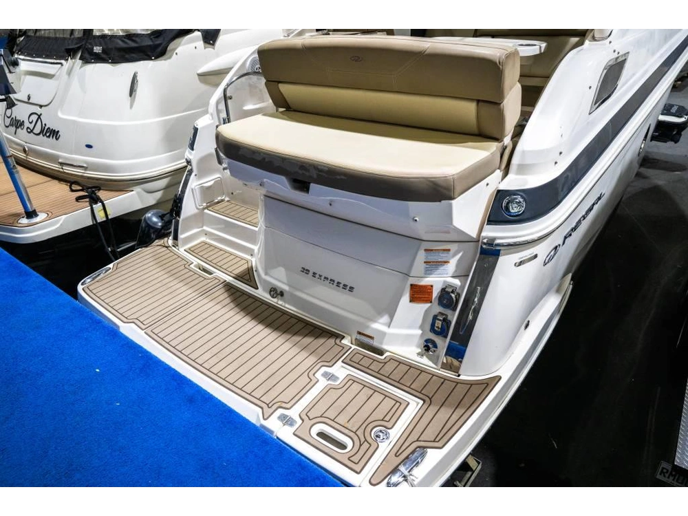 2013 Regal 28 Express alt
