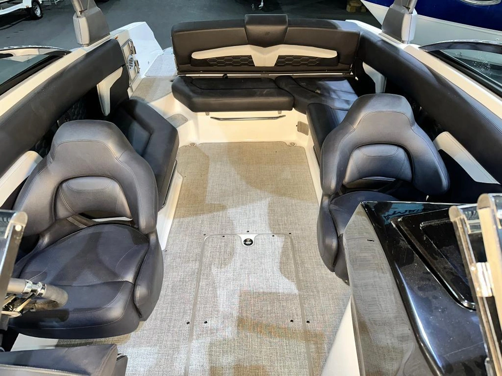 Four Winns Hd8 Mercruiser 6.2l / Bravo 3 2024 alt