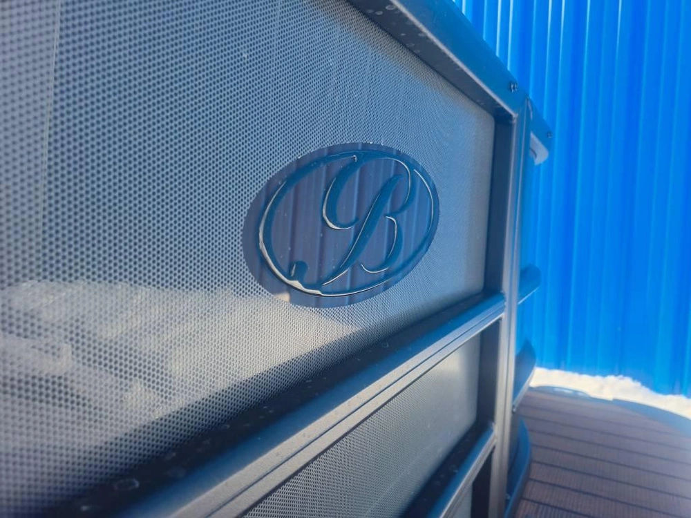 Bentley Elite 253 Swingback 2026 alt