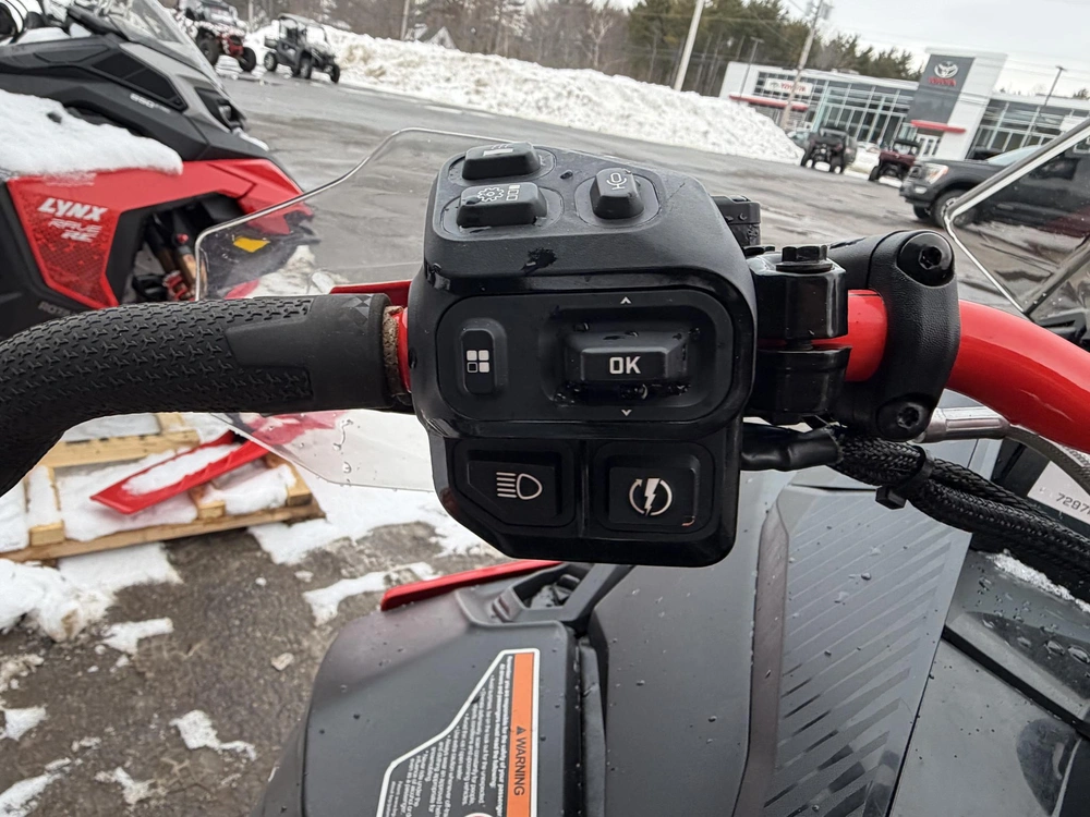 2024 Lynx Rave Re 850 E-tec Ice Ripper Xt 1.25" M.s./e.s. W/ 10.25" Touchscreen (can) alt