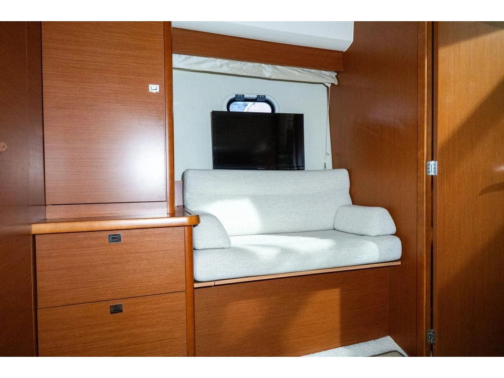 2013 Jeanneau Prestige 390s alt