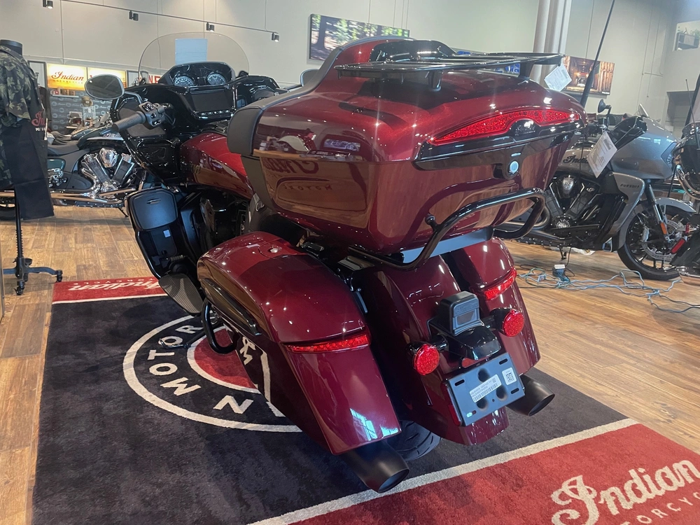 2026 Indian Motorcycle Pursuit Dh 112 - Maroon Metallic alt