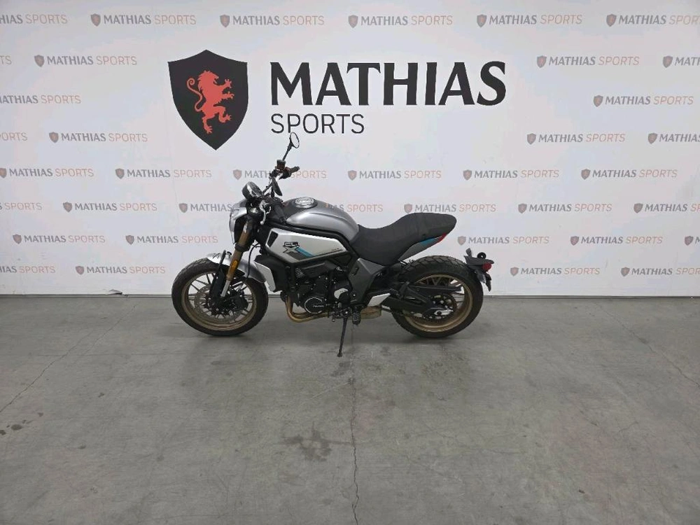 2023 Cfmoto 700cl-x alt