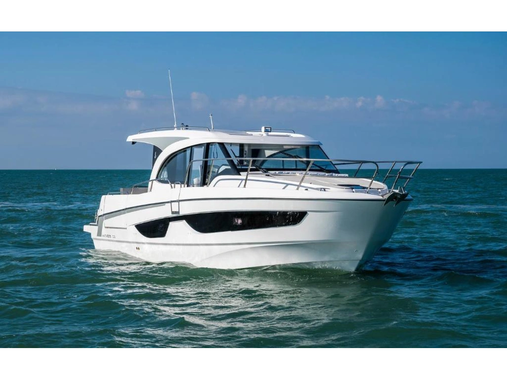 2022 Beneteau Antares 11 alt