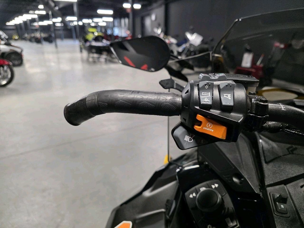 Ski-doo Renegade Enduro 900 Ace Turbo 2023 alt