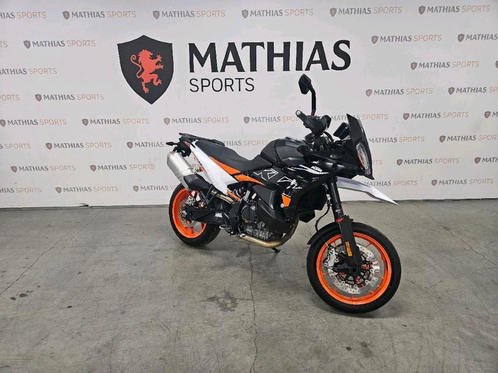 2024 Ktm 890 Smt alt
