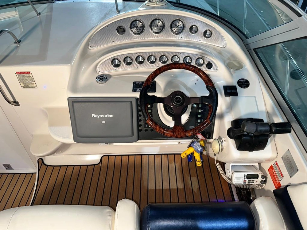 Monterey Boats 322 2003 alt