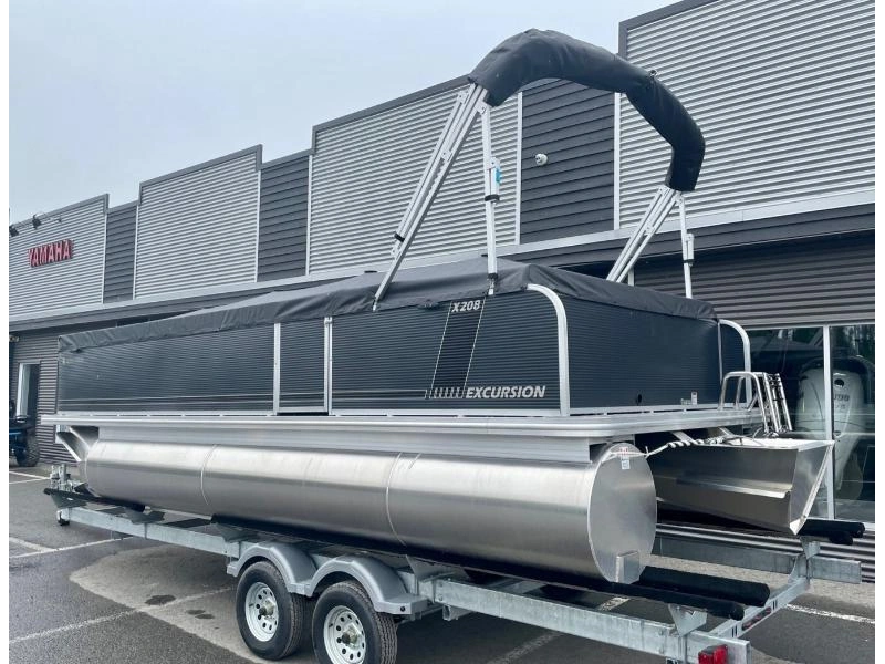 2023 Armada Excursion 208 alt