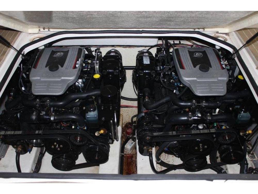 Larson 857 Cabrio 2012 alt