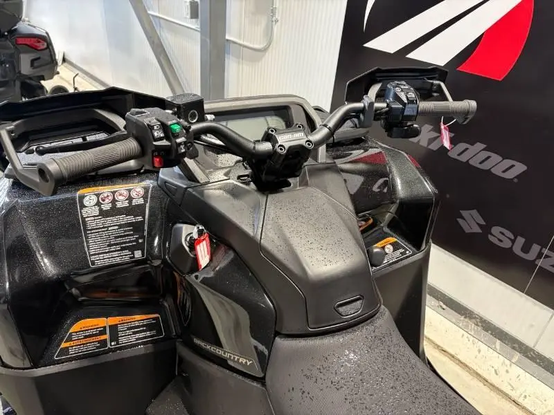 2026 Can-Am Outlander MAX 6X6 Backcountry 1000R