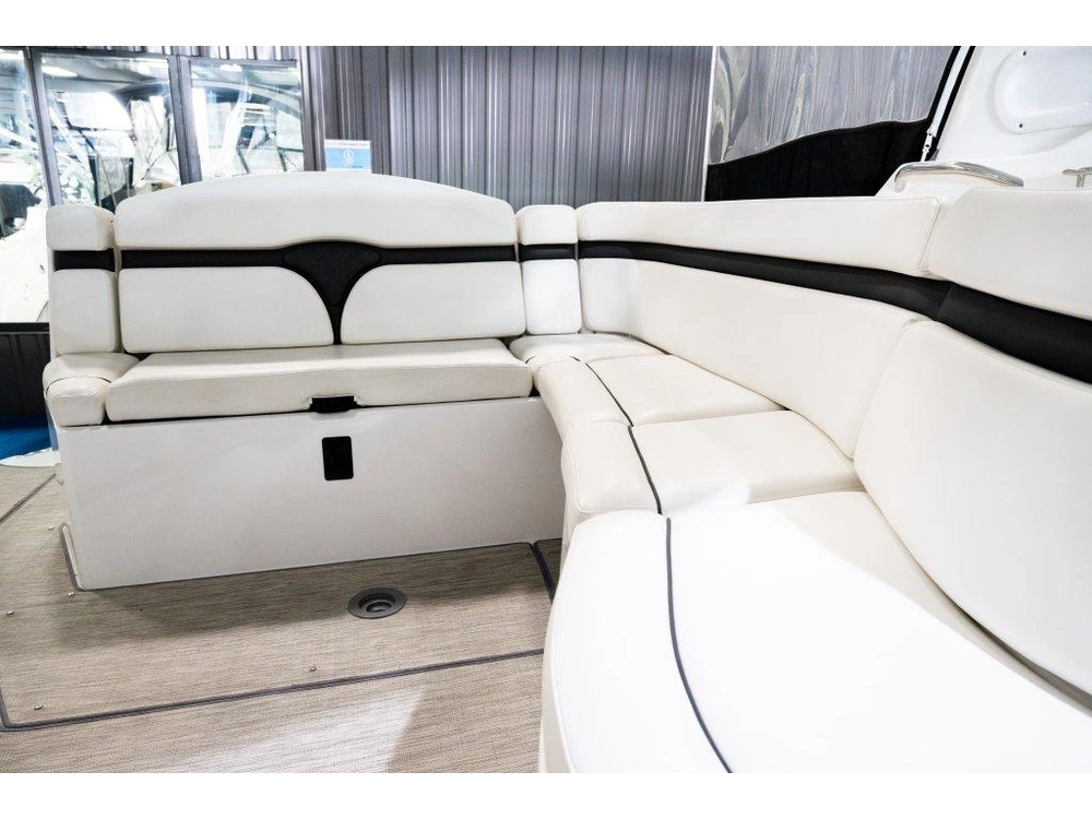 Rinker Boat Co Ex 320 2018 alt