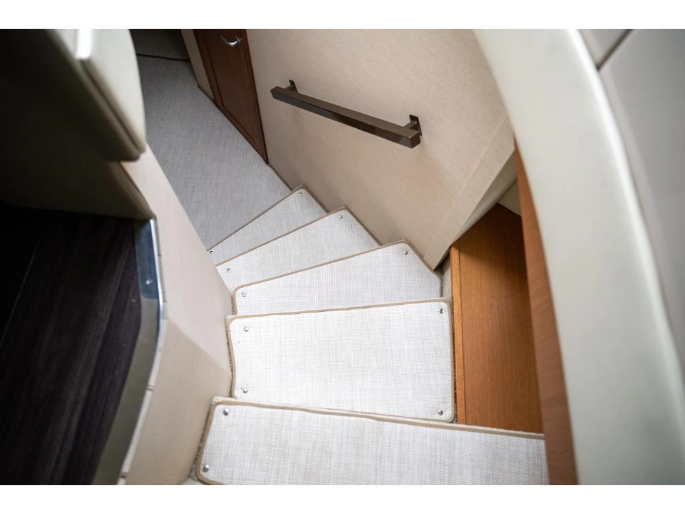 Carver Voyageur 54 2012 alt