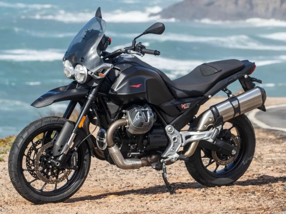 Moto Guzzi V85tt Strada 2025 alt