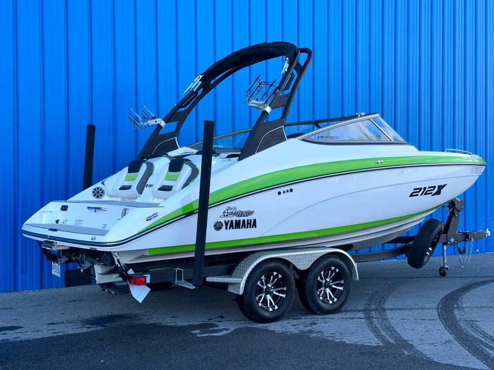 Yamaha 212 Xe Surf 2022 alt