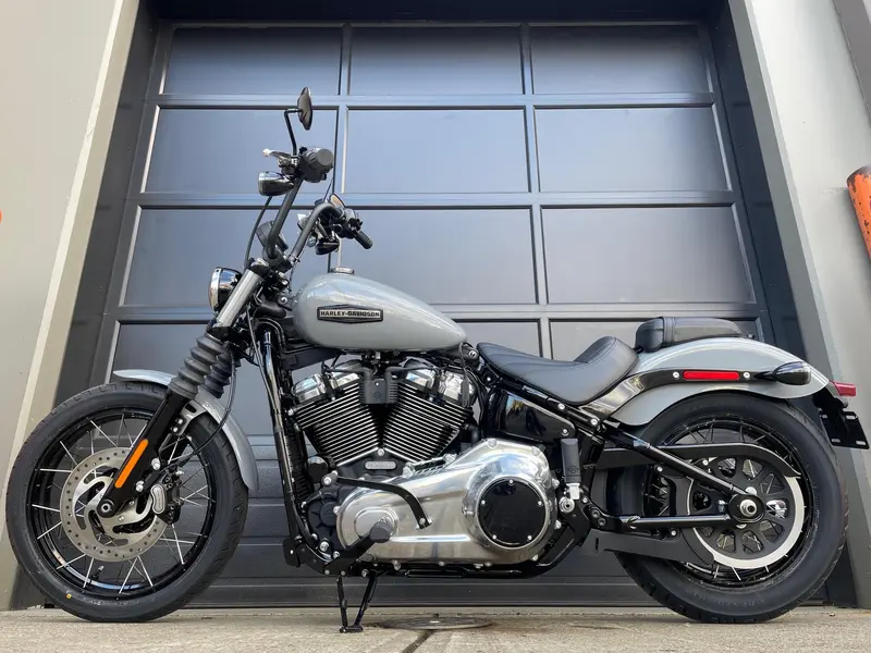 2026 Harley-Davidson FXBB - Street Bob® thumbnail 9
